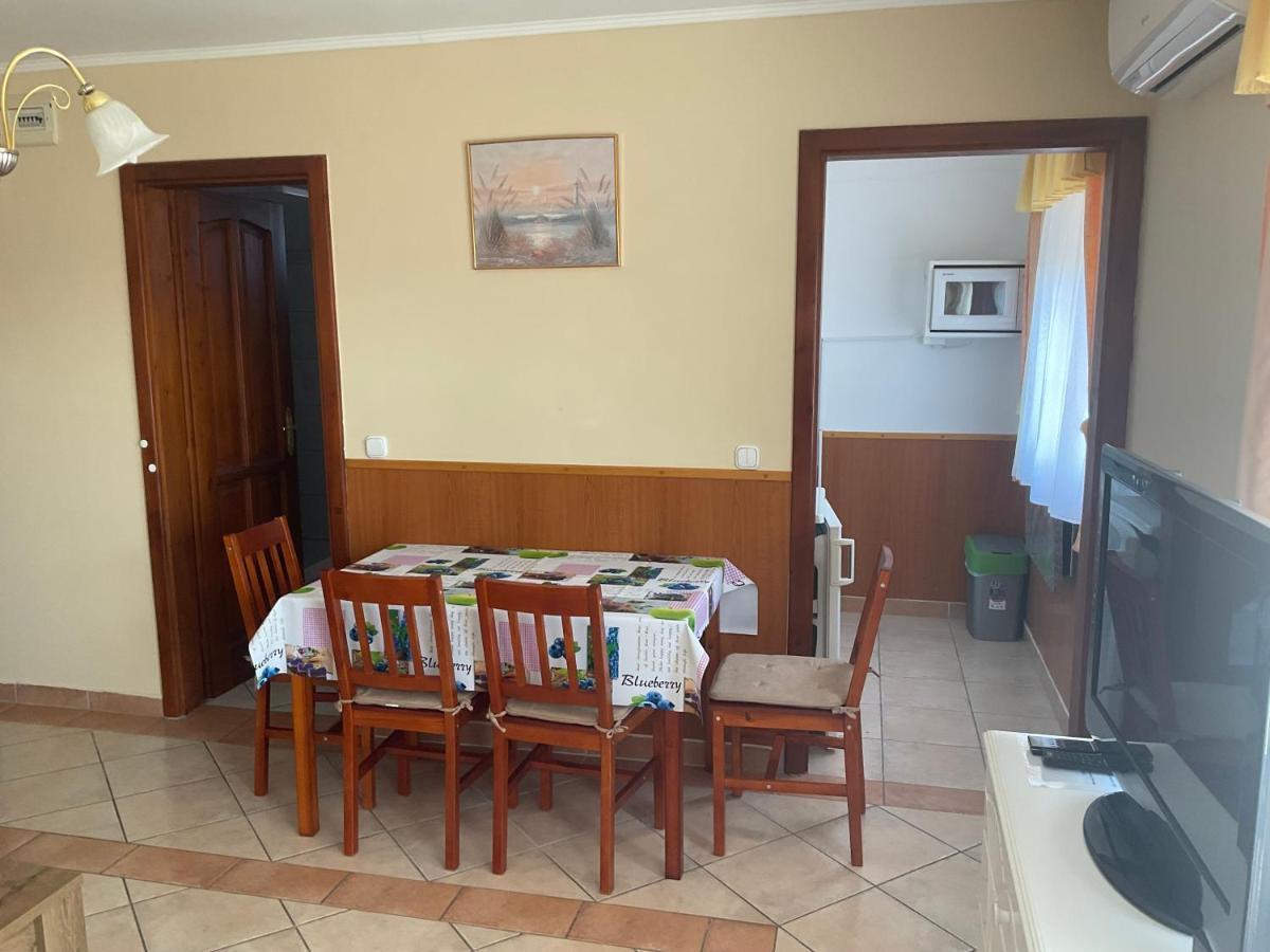 Arany Apartmanhaz Zalagyoengye 佐洛卡罗斯 外观 照片