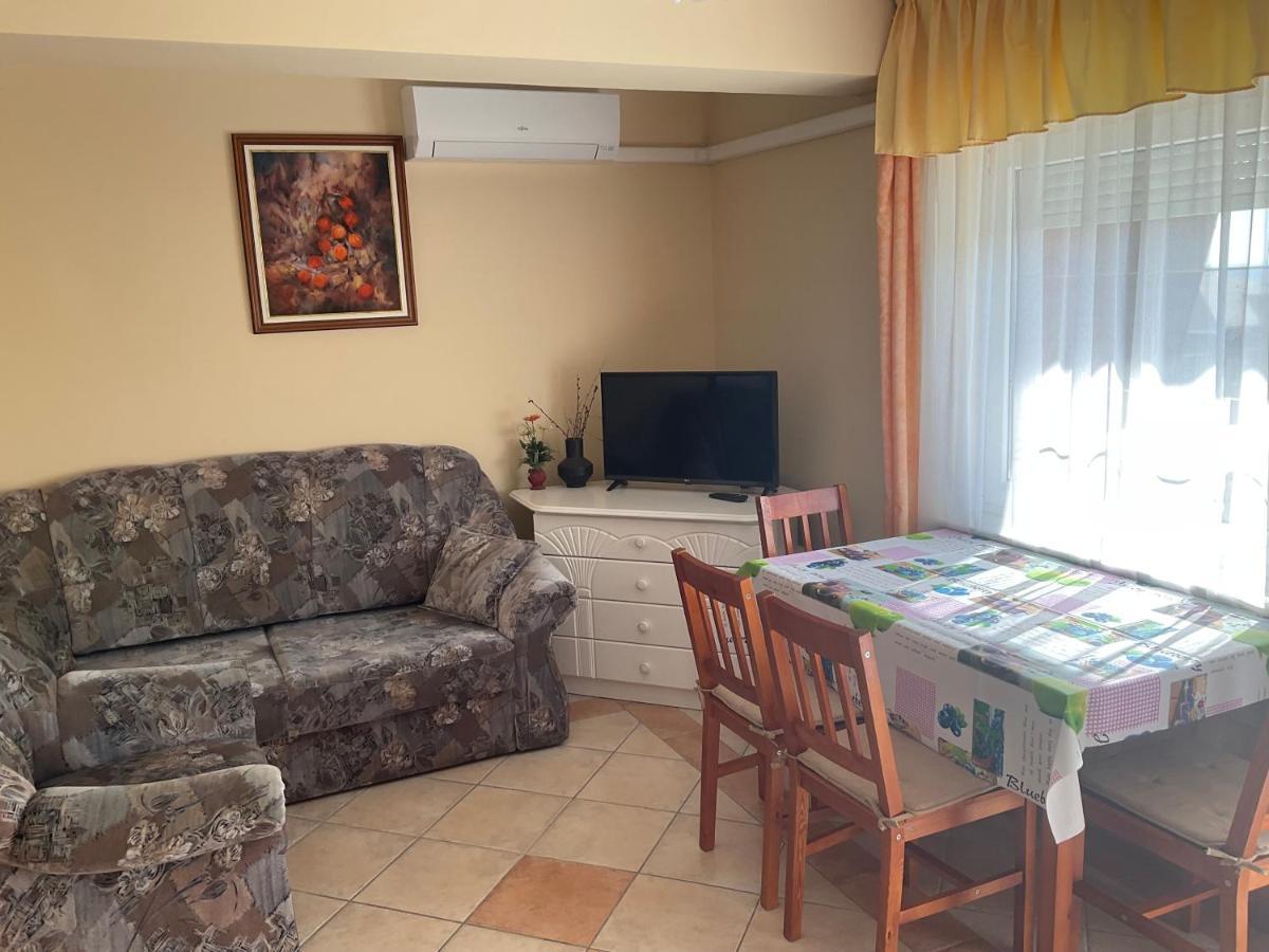 Arany Apartmanhaz Zalagyoengye 佐洛卡罗斯 外观 照片